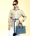 Denim merupakan material pokok dari setiap pakaian yang dimiliki para perempuan termasuk favorit dalam koleksi Louis Vuitton yang dihadirkan kembali dengan motif Monogram. (Foto: Louis Vuitton)