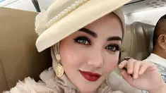 Siapa bilang hijaber enggak bisa tampil keren dengan topi? Menilik dari akun instagram @bellashofie_rigan, berikut OTTD Bella Shofie dengan topi yang bisa kamu jadikan inspirasi!&nbsp;(FOTO: instagram.com/bellashofie_rigan/)