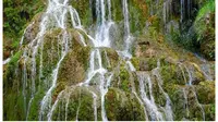 Ait terjun Siata Mauhalek ini memiliki pesona tersendiri. Wisata air terjun ini terletak di Dusun Fatumuti, Desa Raiulun, Kecamatan Lasiolat, Kabupaten Belu, ini diberi nama Siata Mauhalek