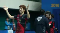 Pebulutangkis Korea Selatan, Lee Yong-dae, mengucapkan salam perpisahan kepada fans badminton internasional setelah menjuarai Korea Terbuka Super Series 2016, Minggu (2/10/2016). (Badminton Photo)