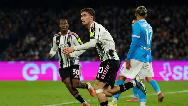 Selebrasi Kenan Yildiz usai mencetak gol di laga Napoli vs Juventus di pekan ke-14 Serie A 2025/2026 di Stadio Diego Armando Maradona, Senin (08/12/2025) dini hari WIB. (Alessandro Garofalo/LaPresse via AP)