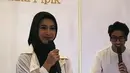 Nyanyi bareng, kedekatan Sintya dan Abidzar ini justru membuat netizen heboh. Netizen kompak mendoakan mereka bisa berjodoh. Abidzar dan Sintya serasi terlebih saat wanita pemain film “Penjaga Hati Dokter Cantik” ini pakai hijab.  (Liputan6.com/IG/@sintyamarisca)