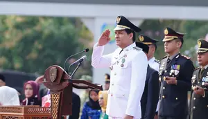 Lucky Hakim Nyaris Didatangi Perempuan Diduga ODGJ Saat Upacara HUT RI di Indramayu