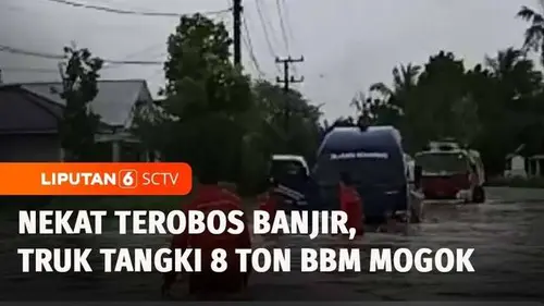 VIDEO: Nekat Terobos Banjir di Bangka, Truk Tangki Angkut 8 Ton BBM Mogok