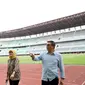 PSSI bersama Pemkot Surabaya dan Asosiasi Provinsi sedang memantau persiapan kualifikasi Piala Asia U-20 2023 di Stadion Gelora Bung Tomo, Surabaya. (Dok. PSSI)