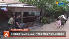 Banjir setinggi 30 sentimeter ini terjadi akibat hujan deras yang mengguyur selama dua jam.