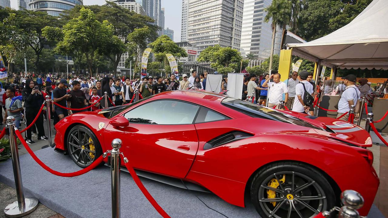 DFOTO: Dari Ferrari Ducati Hingga Tas Mewah Dipamerkan untuk Dilelang di CFD Sudirman