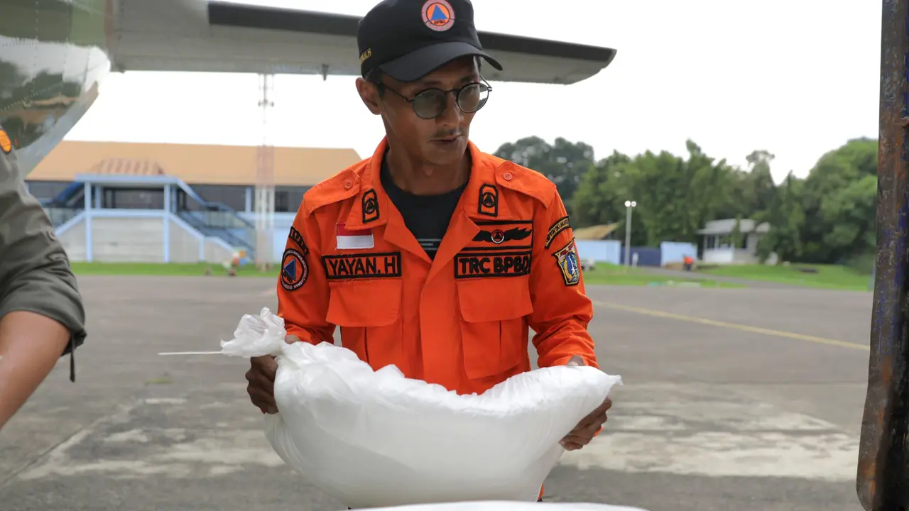 Cegah Bencana Hidrometeorologi, Jakarta Kembali Lanjutkan Operasi Modifikasi Cuaca Tahap 3