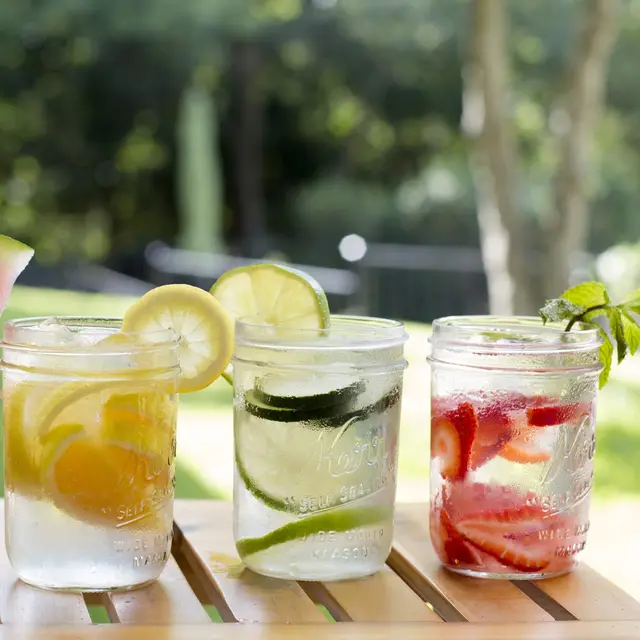 Cara Membuat Infused Water Jeruk Nipis Dan Lemon Agar Tidak Pahit Untuk Diet Lifestyle Fimela Com Caranya dengan mengoleskannya langsung ke kulit. cara membuat infused water jeruk nipis