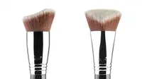 Sigma merilis Dimensional Brushes Volume One yang hadir dengan dua jenis kuas makeup wajib punya demi hasil riasan tampak sempurna.