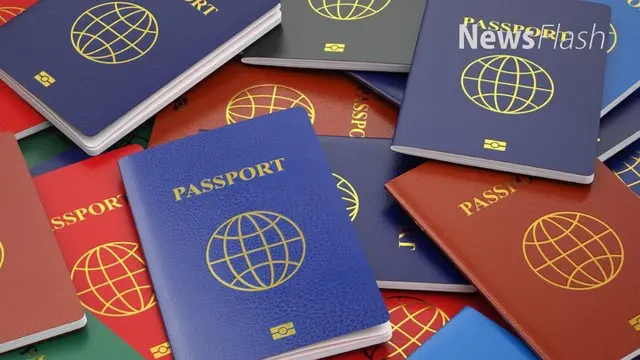 Direktur Jenderal Imigrasi Ronny Franky Sompie mencabut aturan permohonan paspor yang mensyaratkan memiliki tabungan Rp 25 juta.