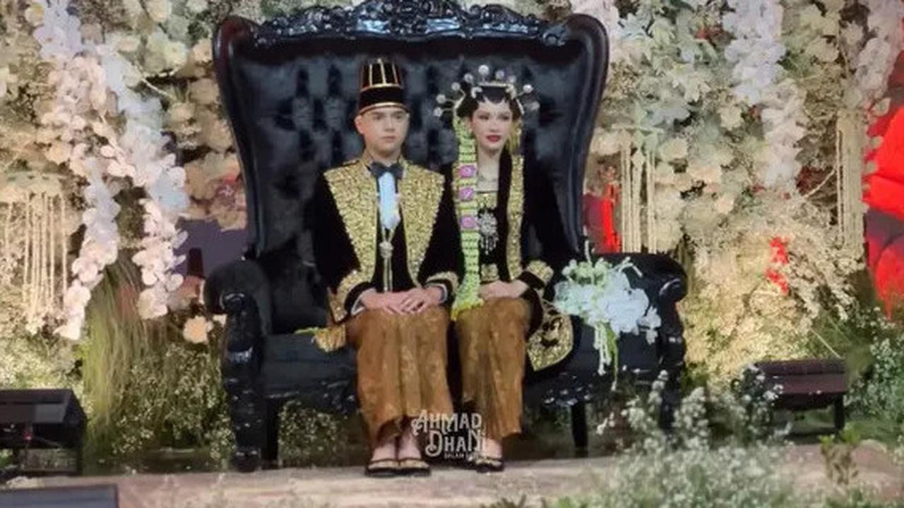 Ngunduh Mantu Al Ghazali, Dewa 19 All Star Manggung Tanpa Once - Panggung Megah Bak Konser