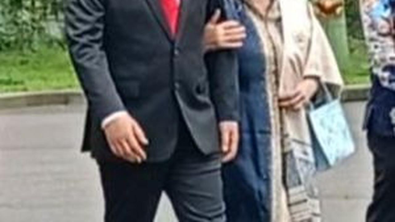 Dilantik jadi Menko Polhukam, Hadi Tjahjanto Tiba di Istana Dampingi Istri