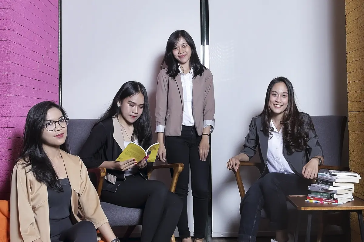 [Fimela] Duta Bahasa