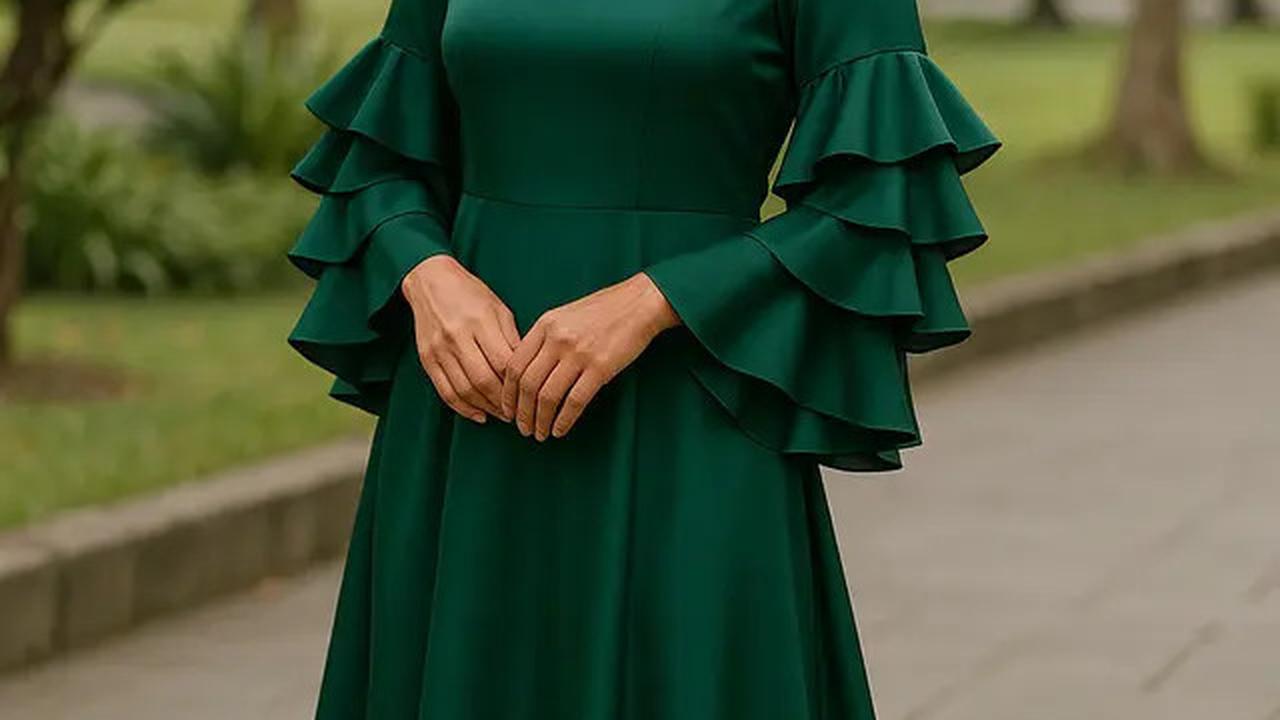8 Inspirasi Long Dress Lengan Ruffle untuk Ibu-ibu, Bikin Tampilan Awet Muda dan Anggun