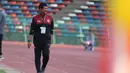 <p>Pelatih kepala Timnas Indonesia U-22, Indra Sjafri saat laga kedua Grup A SEA Games 2023 menghadapi Myanmar di Olympic Stadium, Phnom Penh, Kamboja, Kamis (4/5/2023). (Bola.com/Abdul Aziz)</p>