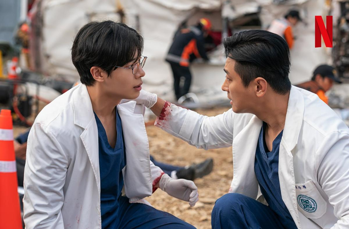 6 Drama Medis Korea yang Menghanyutkan, Ada Resident Playbook di Dalamnya!