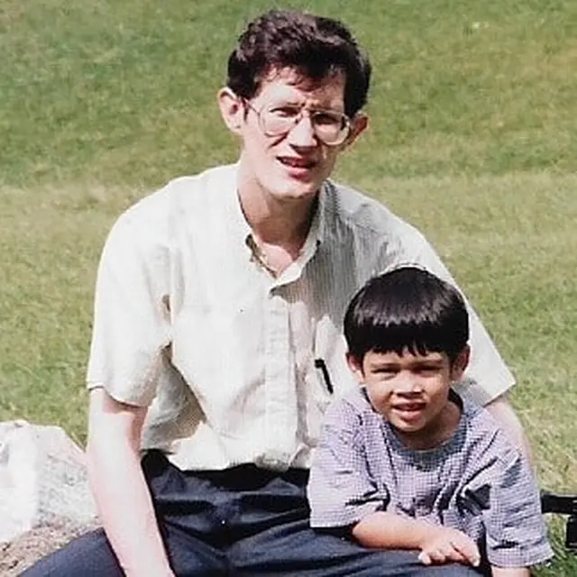 6 Potret Lawas Maxime Bouttier dan Ayahnya, Masa Kecil Penuh Kenangan Manis