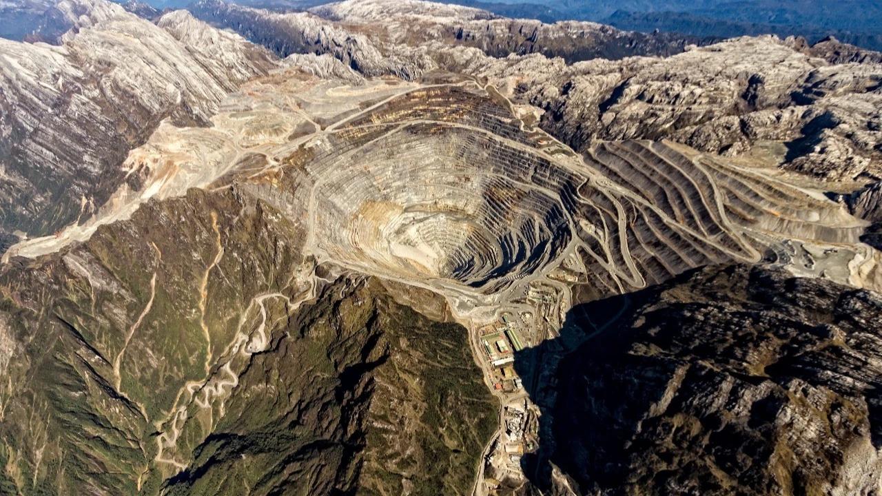 Prabowo Setujui Divestasi 10 Persen Freeport untuk Papua