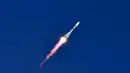Roket Soyuz 2.1a meluncur di udara membawa satelit Lomonosov, Aist-2D, dan Samsat-218 mulai lepas landas dari landasan kosmodrom baru Vostochny di Uglegorsk, Blagoveshchensk, Rusia (28/4). (REUTERS/ Kirill Kudryavtsev)