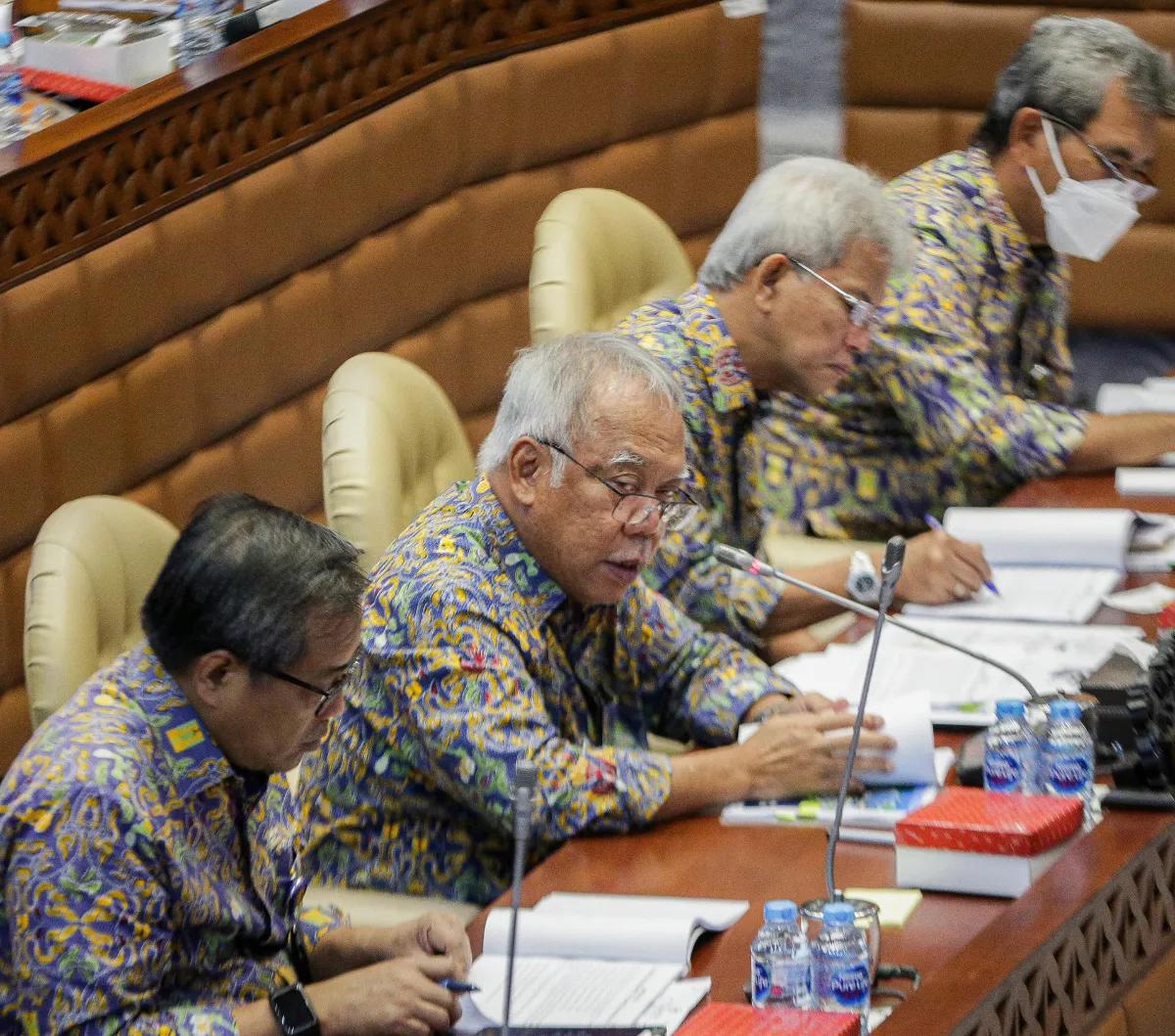 "Jadi, saya meyakini Kementerian PUPR bakal tetap berkomitmen mensukseskan proyek ini. Ini akan menjadi salah satu KPI (key performance indicator) saya untuk melihat kesuksesan MLFF di masa depan," tuturnya.&nbsp;
