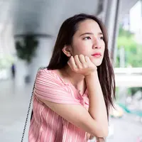 ilustrasi zodiak perempuan membuat keputusan yang salah/KaptureHouse/Shutterstock