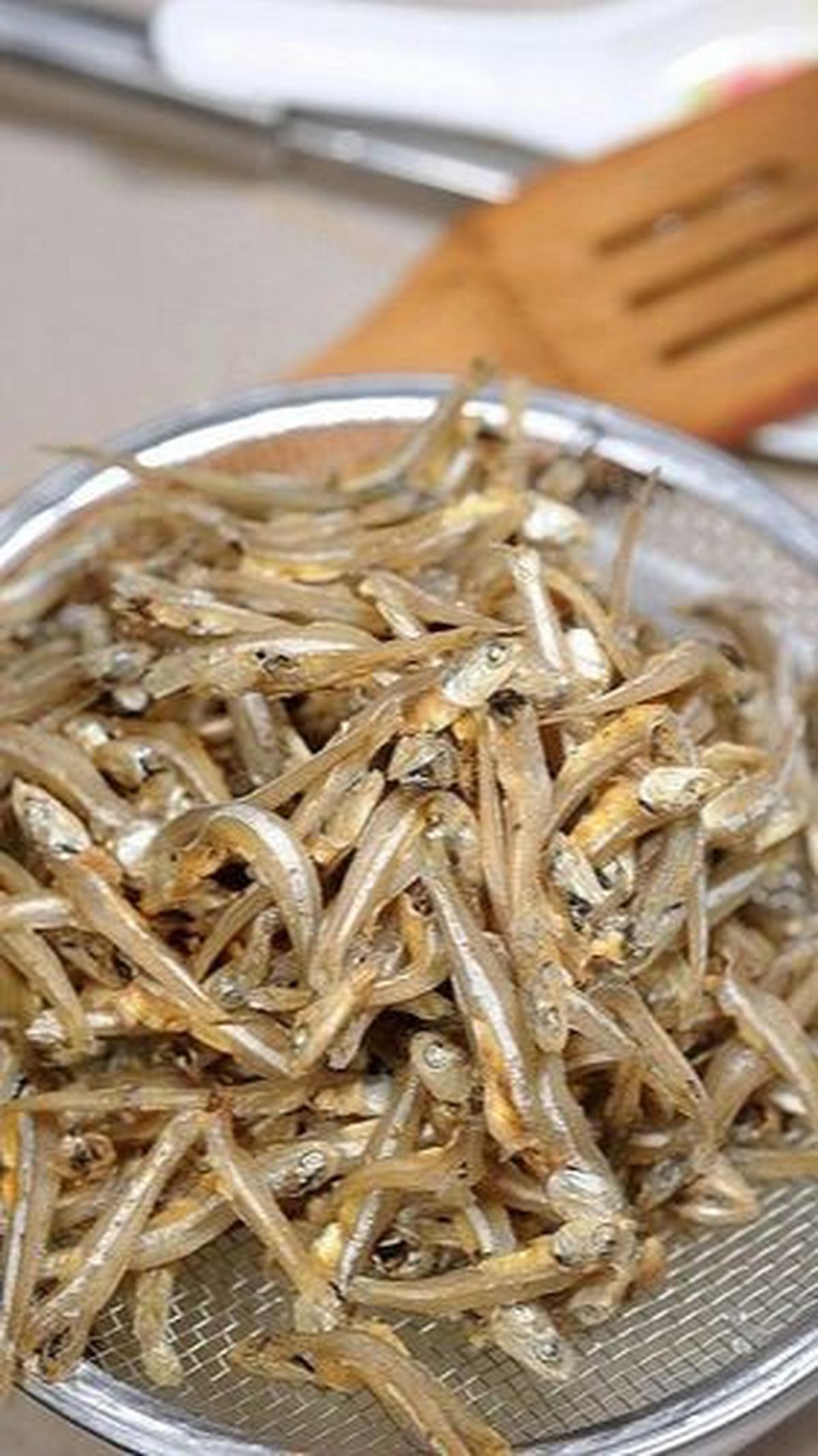 <b>2. Ikan Teri</b>