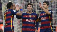 Lionel Messi membawa Barcelona bungkam Granada 4-0 dengan sumbangan 3 golnya dalam lanjutan La Liga, Sabtu (9/1/2016) WIB.