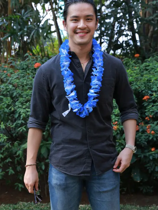 Menurut Morgan, pekerjaan itu adalah rezeki dari Tuhan, ia tak masalah sekalipun harus terlibat dalam film religi islam. (Galih W. Satria/Bintang.com)