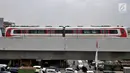 Rangkaian kereta ringan atau LRT rute Kelapa Gading-Velodrome melakukan uji coba, Jakarta, Senin (25/2). Rencana pengoperasian LRT fase 1 rute Kelapa Gading-Velodrome kembali ditunda hingga akhir Maret 2019. (Merdeka.com/Iqbal S Nugroho)