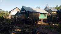 Rumah warga di Sumbawa rusak diterjang banjir bandang (BNPB)