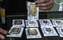 Harga Emas Antam Anjlok Rp30.000 Hari Ini, Cek Rinciannya