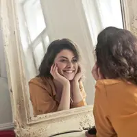 kebiasaan yang dapat membantu sahabat FIMELA keluar dari quarter life crisis./copyright. pexels/