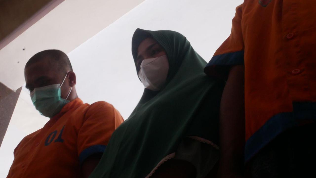 Partner In Crime! Pasutri di Lumajang Terlibat Narkoba: Istri Pengedar, Suami Atur Operasi dari Penjara