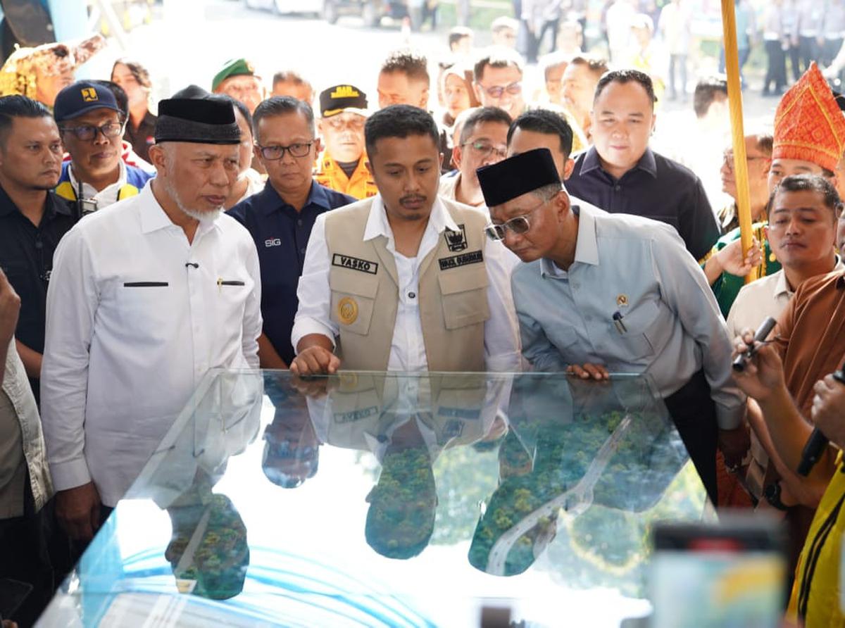 Menteri PU Dody Hanggodo Groundbreaking Flyover Panorama I di Padang