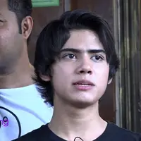 Aliando Syarief sedikit kebingungan untuk mengatur pola istirahatnya. Ia mengaku belum tidur selama dua hari, setelah syuting GGS Returns. Biasanya, Aliando hanya menghabiskan waktu 4 jam untuk tidur setiap harinya.