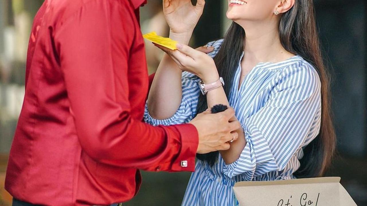 Di sinetron ini, Jonas beradu akting dengan sejumlah bintang ternama seperti Naysilla Mirdad, Afifah Ifah'nda, Titi Kamal, dan lainnya, menambah kemeriahan cerita.<br>