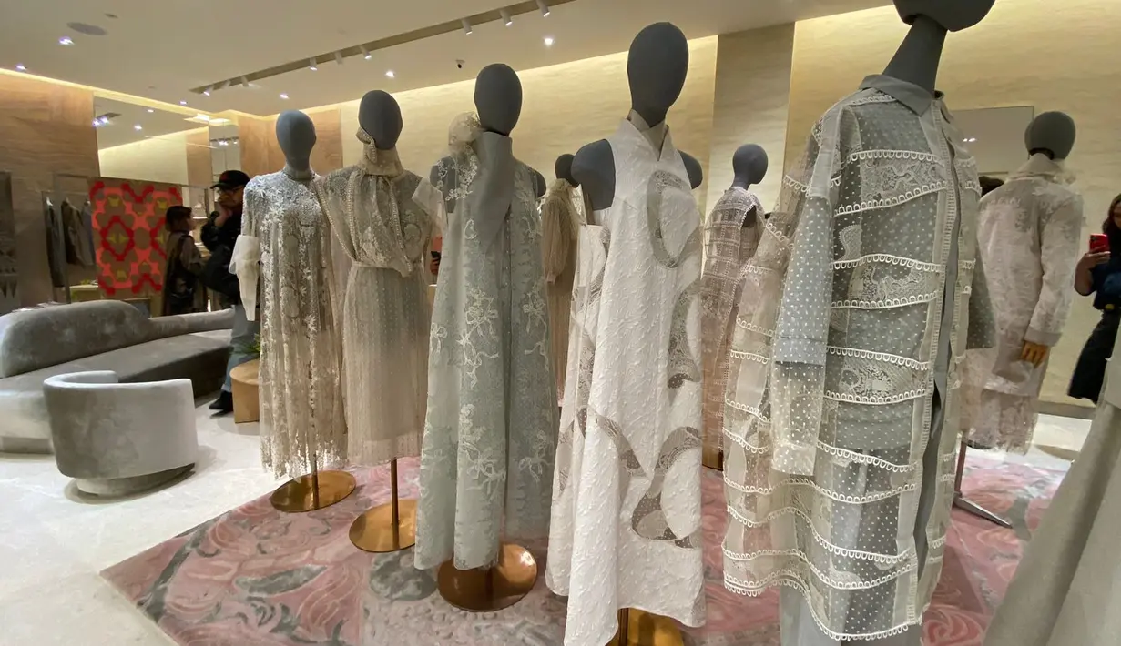 Koleksi Fall Winter 2023 sudah dapat dilihat di butik SAPTO DJOJOKARTIKO Plaza Senayan. [ Foto dok: SAPTO DJOJOKARTIKO]