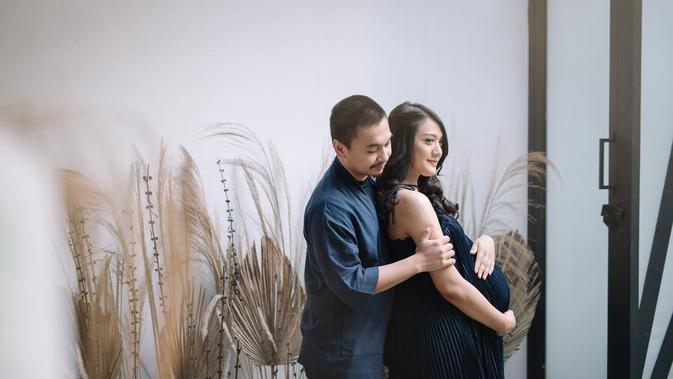 Raditya Dika Dikaruniai Anak Pertama Perempuan - News 