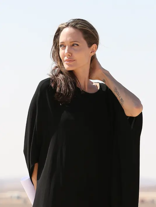 Sumber melaporkan pada Access Hollywood, di dalam gugatan cerai Jolie yang disertai dengan permintaan hak asuh anak, Jolie ingin anak-anaknya berhubungan dengan Pitt namun tak berarti ada pertemuan di antara mereka. (AFP/Bintang.com)