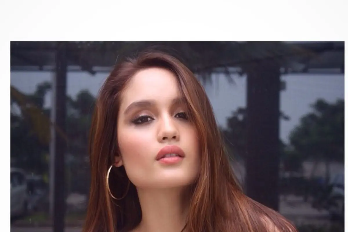 Cinta Laura