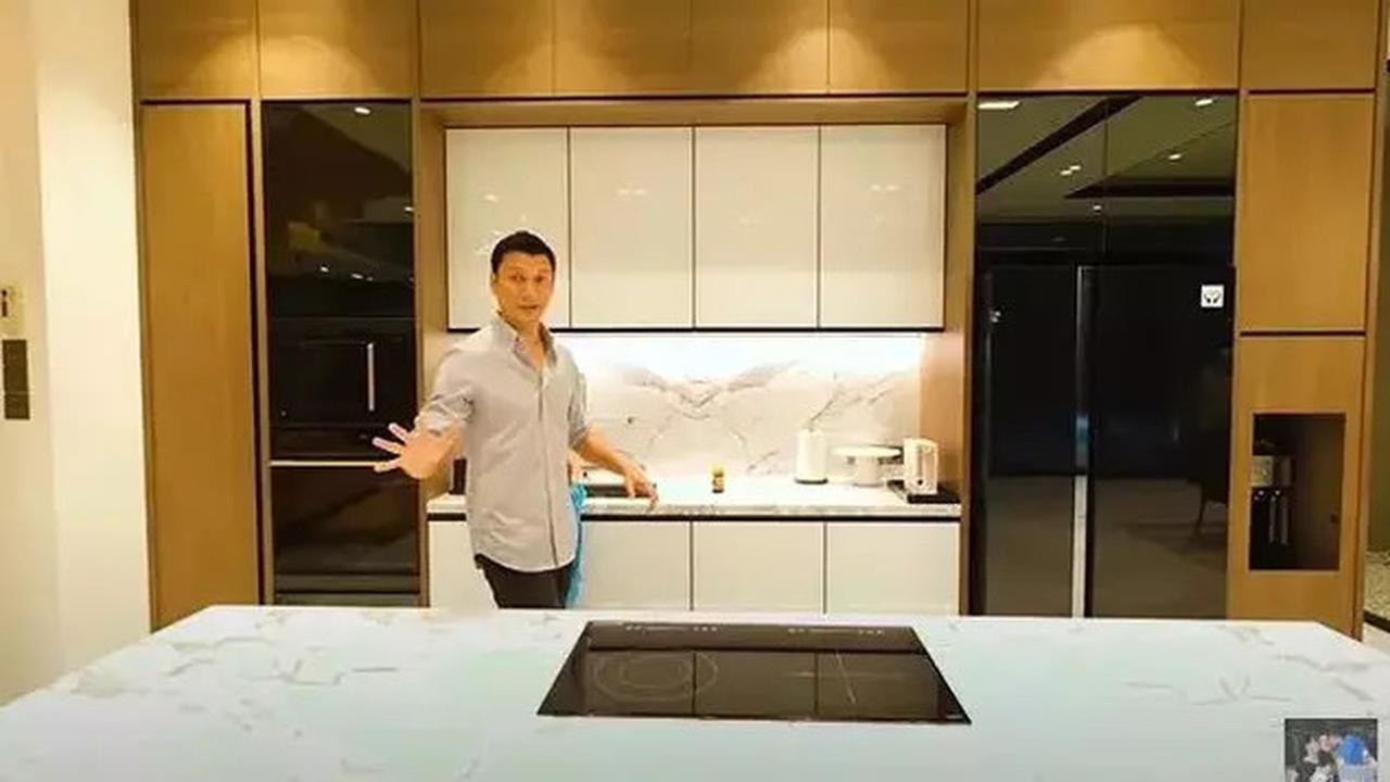 Intip Potret Dapur Mewah Milik Titi Kamal dan Christian Sugiono yang Punya Model Elegan