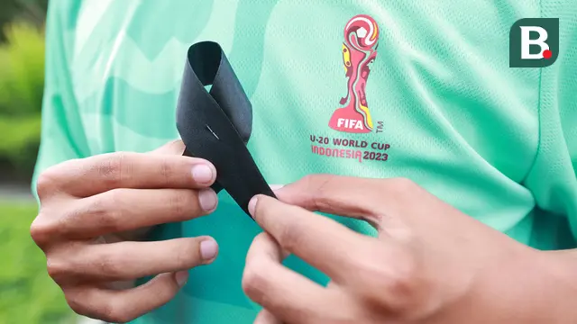 Foto: Melihat Aksi Duka 1 Juta Pita Hitam sebagai Wujud Empati Pembatalan Indonesia sebagai Tuan Rumah Piala Dunia U-20 2023