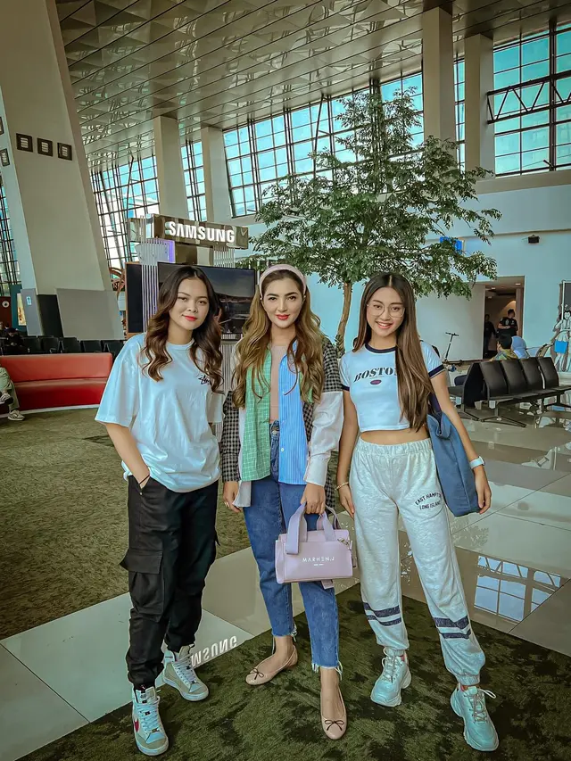 7 Potret Carmen Gloria, Penyanyi yang Ikut Bawakan Lagu Bersama Anang dan Ashanty di GBK