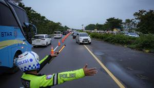 Korps Lalu Lintas (Korlantas) Polri menerapkan rekayasa lalu lintas berupa sistem one way dan contraflow di sejumlah ruas tol Utama dalam upaya memperlancar pergerakan kendaraan selama arus balik Lebaran 2026 (Istimewa)