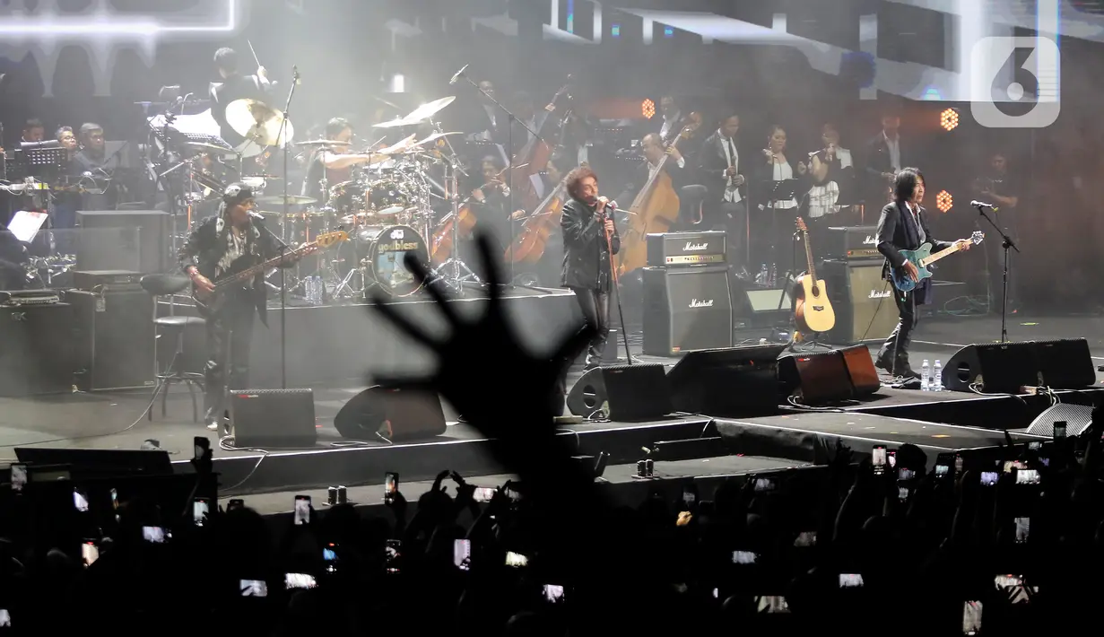 God Bless kembali membuktikan mereka menjadi salah satu band terbaik di Indonesia. (Liputan6.com/Angga Yuniar)