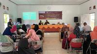 Sosialisasi SP4N-Lapor! di Balai Desa Legai, Kecamatan Batu Sopang, Kabupaten Paser dihadiri masyarakat yang antusias ingin mengetahui kanal laporan yang terintegrasi tersebut.