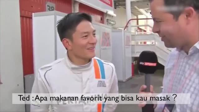 Video Rio Haryanto saat diwawancara Ted Kravitz wartawan Skysport TV di Sirkuit Catalunya, Barcelona, Spanyol pekan lalu. Rio diberi tantangan pertanyaan lucu yang harus dijawab dengan cepat.