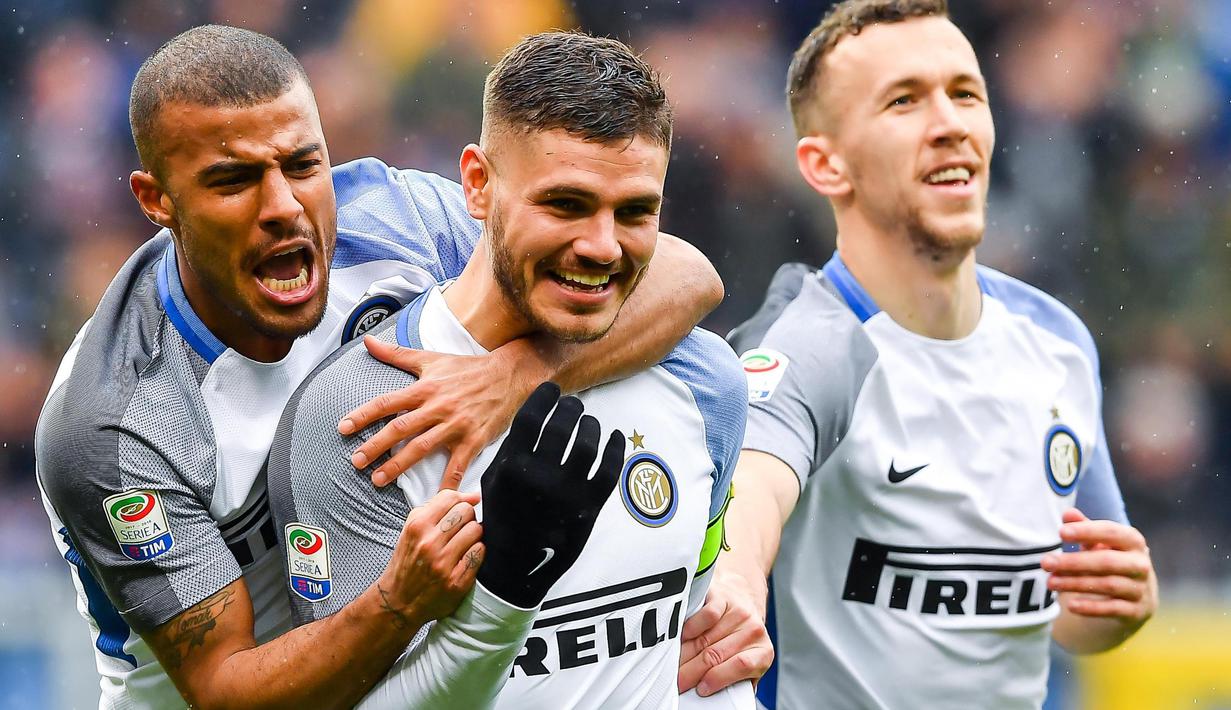 Kapten Inter Milan, Mauro Icardi (tengah) saat merayakan gol ke gawang Sampdoria di Luigi Ferraris Stadium, Genoa, Italia, (18/3/2018). Inter Milan menang 5-0. (Simone Avreda/ANSA via AP)