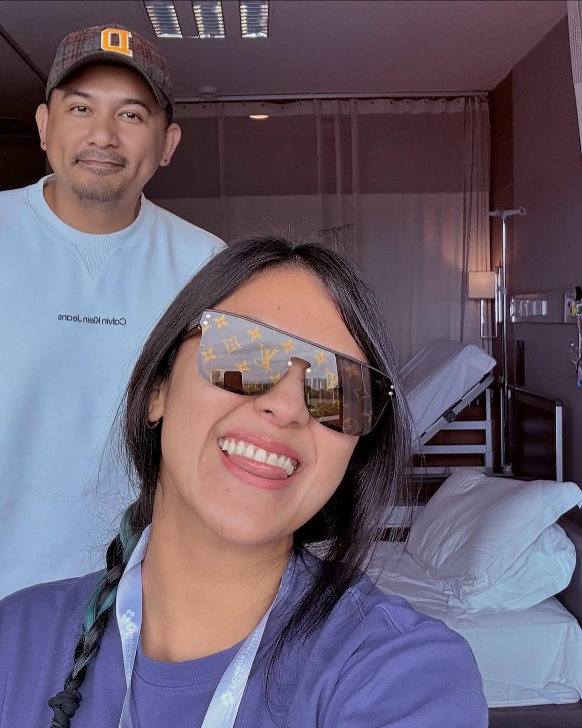 Potret Sharena Temani Ryan Delon yang Harus Dirawat di Rumah Sakit: Sakit Itu Engga Enak Ya Guys